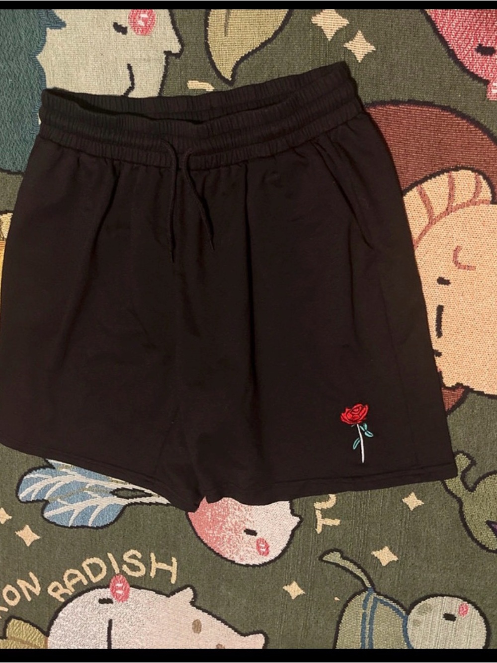 Black Casual Drawstring Shorts with Embroidered Rose
